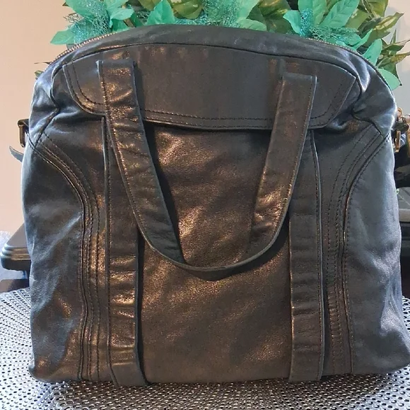 Tory Burch Black Leather Satchel with Gold Details - Picture 2 of 6